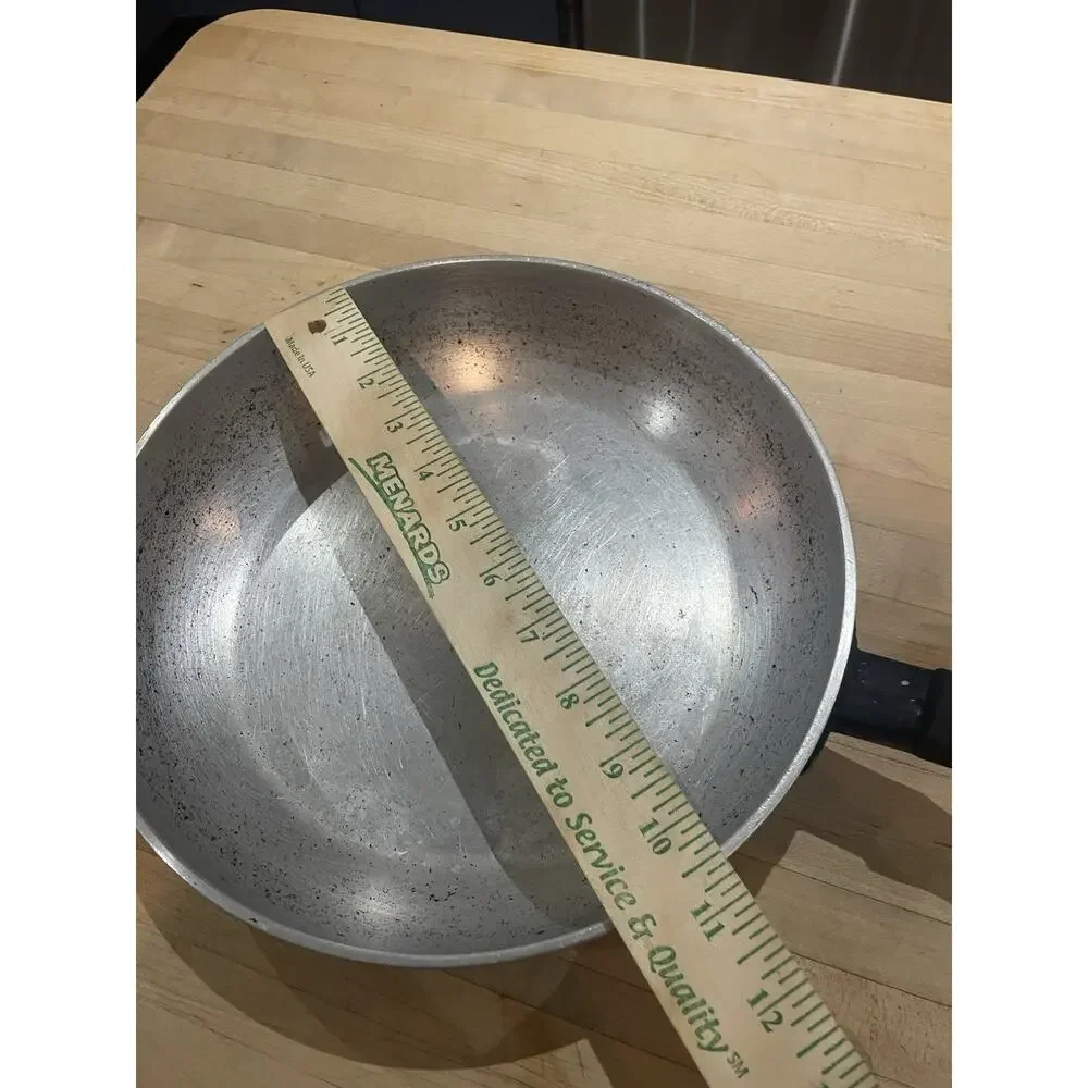 Vintage Wear-Ever Cast Aluminum No. 2320 Hallite 10 1/2” Frying Pan Made in USA